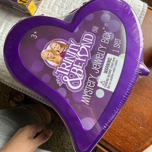 Trinity & Beyond Mystery Jewelry Heart Box new